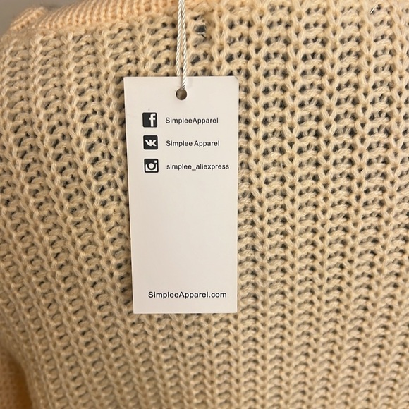 NWT Simplee Sweater W/Fringe Sleeves, Sz. M. - Picture 6 of 12